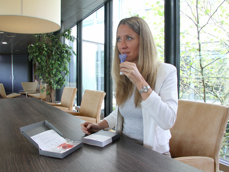 Je kunt de test makkelijk afnemen. 