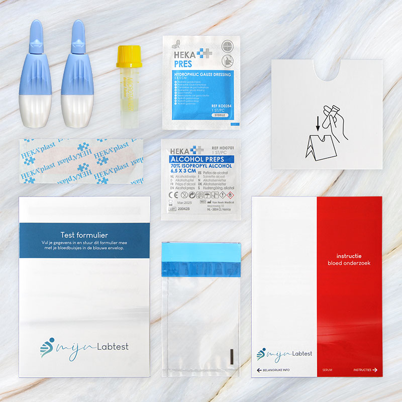 De testkit bevat alle materialen om een allergietest af te nemen