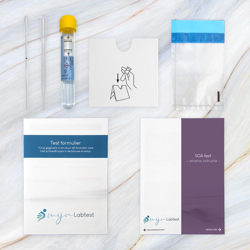 De materialen voor het afnemen van een gonorroe test.